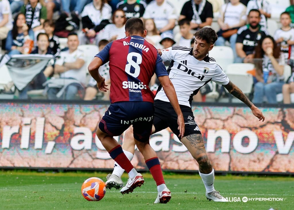 El Tenerife va tras un timonel de experiencia en Primera 1 El Tenerife elige a su timonel en el regreso a Segunda
