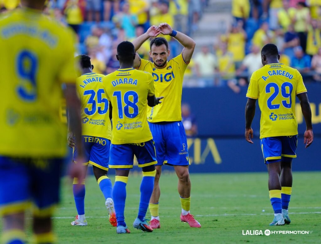 El Cádiz hace caja con un traspaso al Hércules 1 El Cádiz cierra una venta que deja dinero en caja