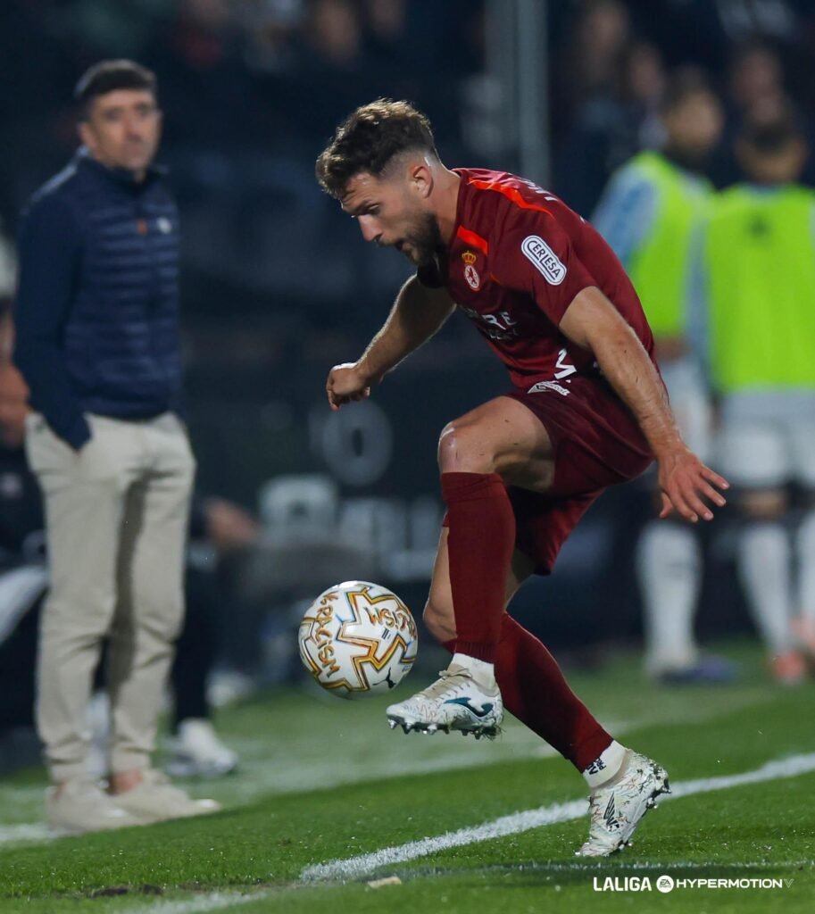 El Sporting buscaría experiencia para el lateral derecho