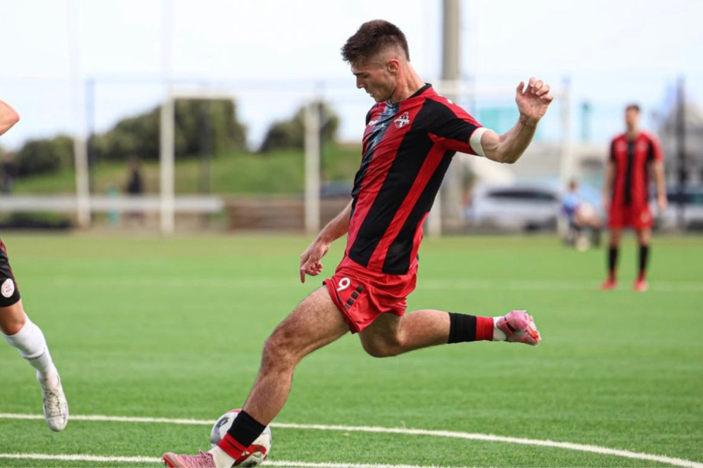 El Ceuta quiere al delantero más goleador español de Europa