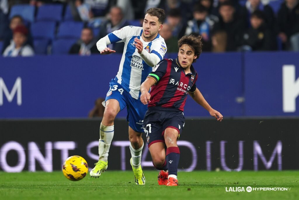 El Tenerife irrumpe en la carrera por un delantero perico 1 El Tenerife entra en la carrera por un delantero del Espanyol
