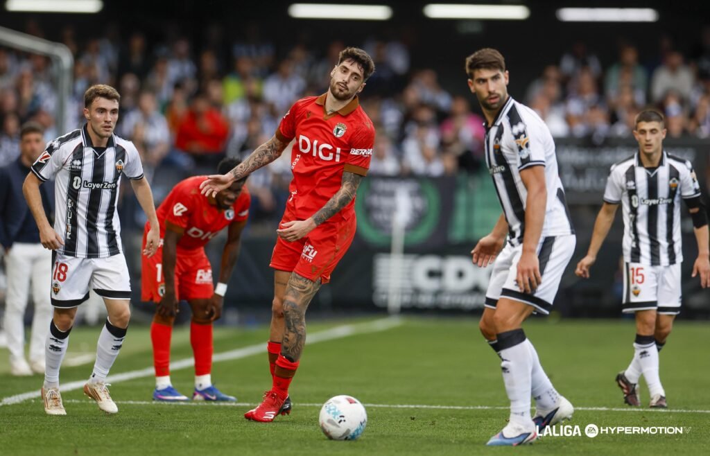 El Castellón ve como equipos de Primera se fijan en su central
