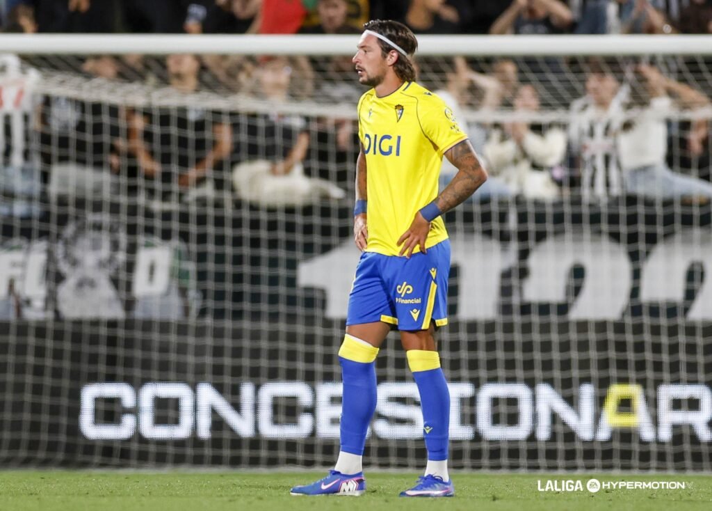 El Cádiz, atento al interés de Osasuna en su general 1 El Cádiz podría ver salir a su central de mayor influencia