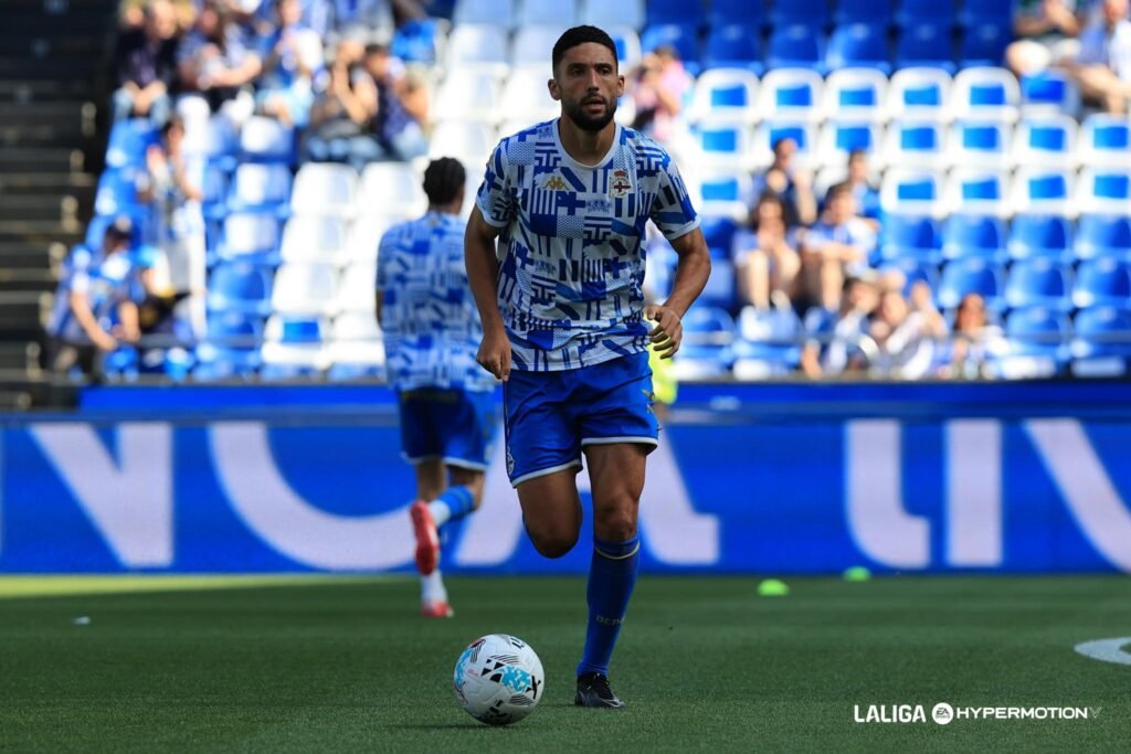 El Sporting se fija en un delantero holandés este mercado