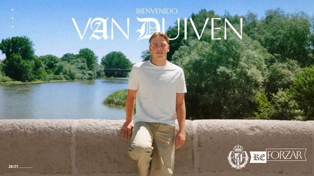 Robin Van Duiven posando como nuevo jugador del Real Valladolid