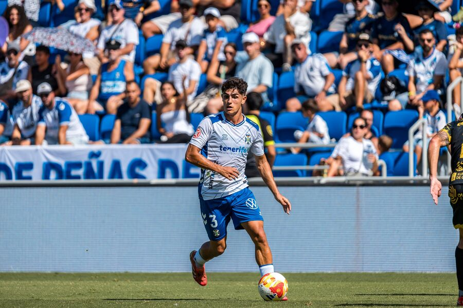 El lateral izquierdo del Tenerife  ya tiene destino