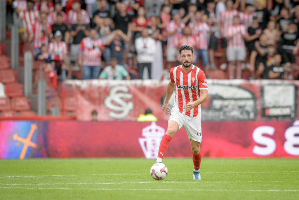 El Sporting 'pesca' en otra cantera para su primer equipo 2 Ni Bernal ni Kembo seguirán en el Sporting.