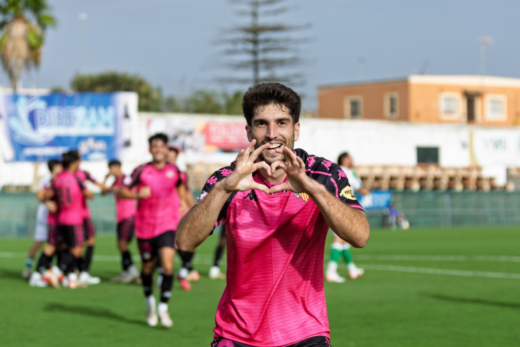 El Sabadell abre la puerta de salida a su delantero 1 El Sabadell quiere dar salida a su delantero