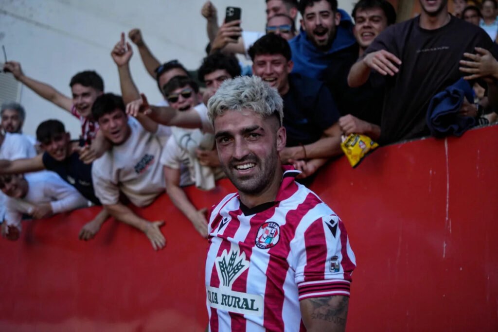 El Sabadell pesca en Primera Federación 1 Miki Codina con el Zamora