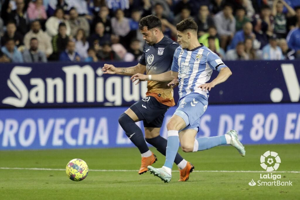 El Cádiz irrumpe en el fichaje del lateral izquierdo de Las Palmas