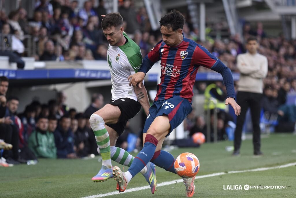 El Burgos no espera y cierra a su lateral zurdo 1 El Burgos se lleva al mejor lateral izquierdo de Segunda