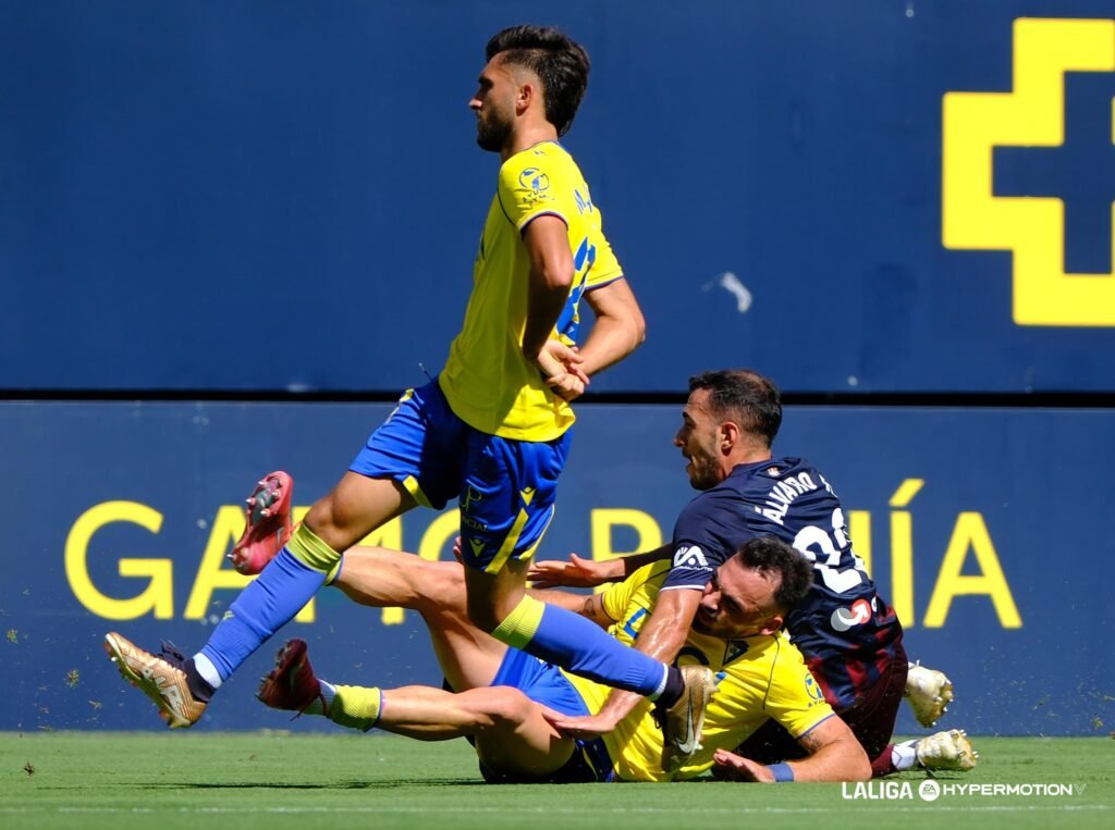 El Cádiz cierra la venta de su lateral a Portugal 1 El Cádiz cierra una venta con destino a Portugal