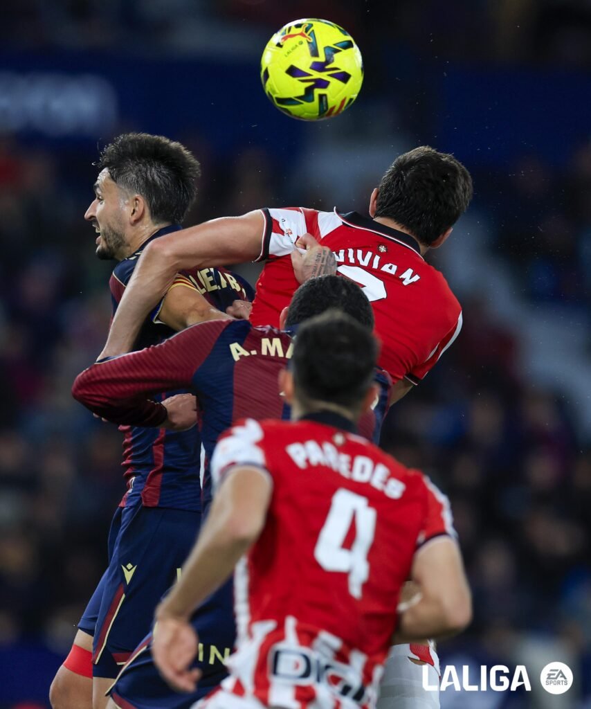 El Eibar cierra un fichaje que pretendía el Oviedo 1 El Eibar parece que se hace con un central polivalente de Primera
