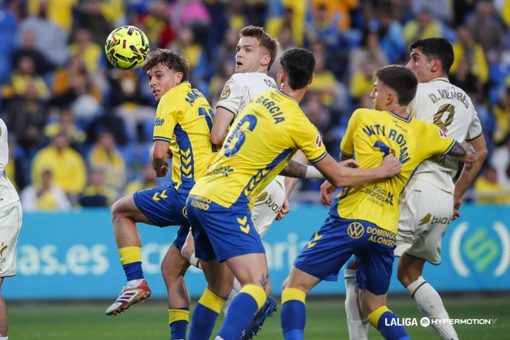 El Cádiz se suma al interés por el central del Dépor