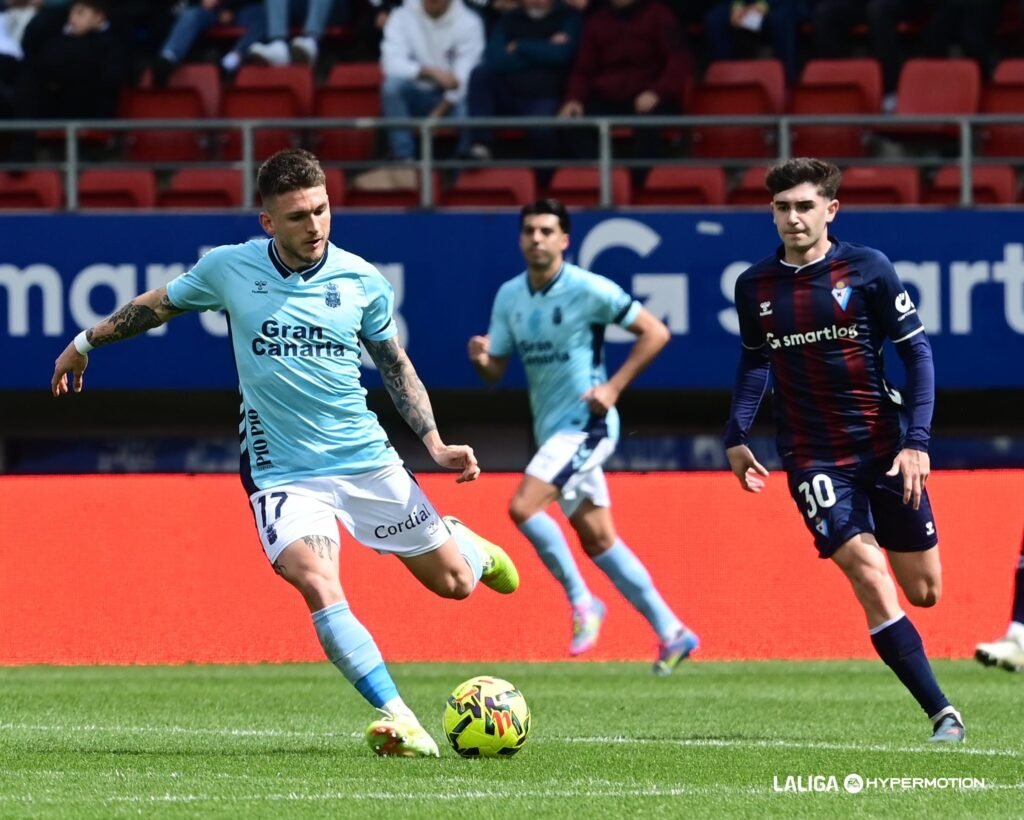 La UD Las Palmas se enfrenta a una situación complicada en el lateral zurdo