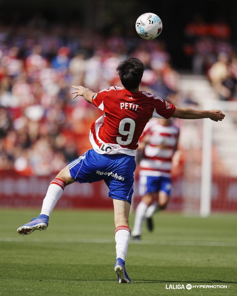 El Valladolid se suma a la guerra del fichaje bético