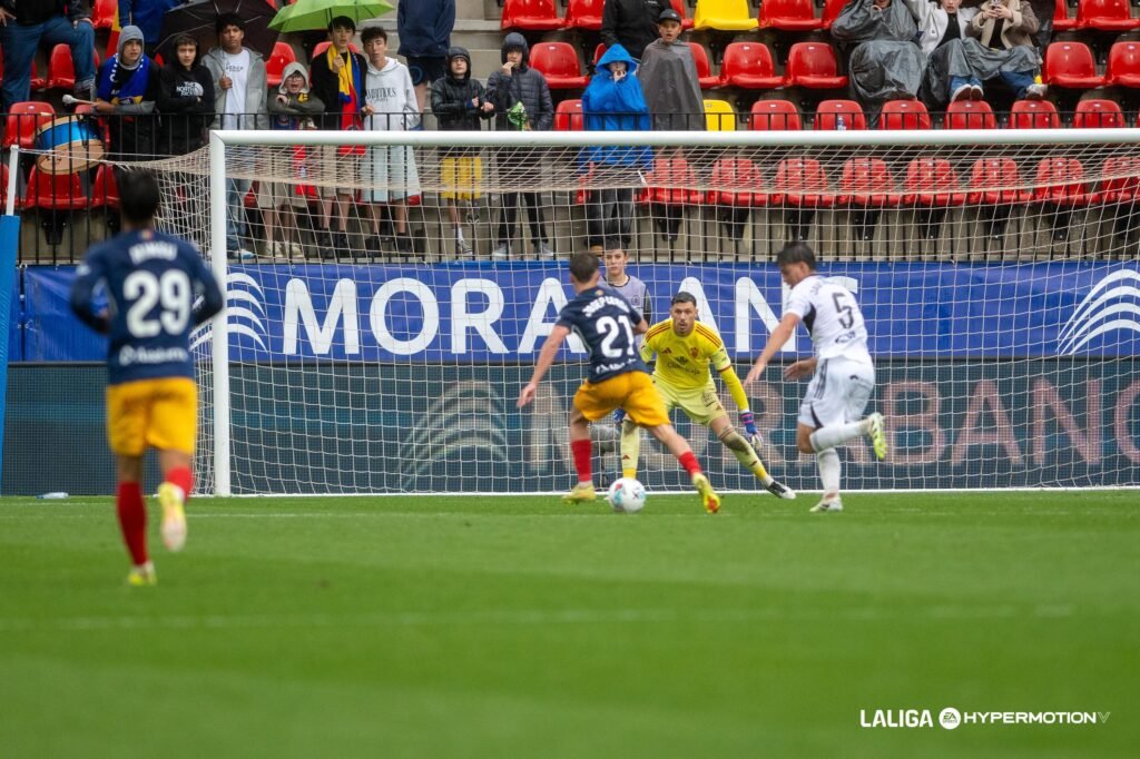 El Girona lleva a su primer equipo a sus dos perlas sub-23