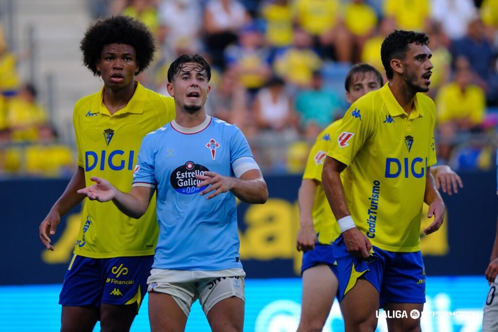 El Tenerife mira al Cádiz para reforzarse