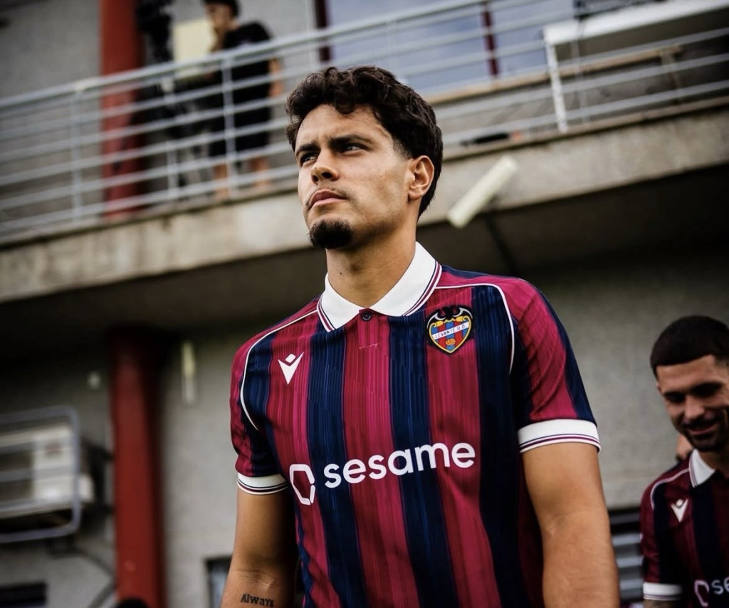 El Tenerife se interesa por un central canario de Primera