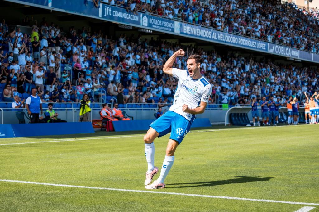El Tenerife decide que su delantero se queda 1 El Tenerife ha decidido que se quede