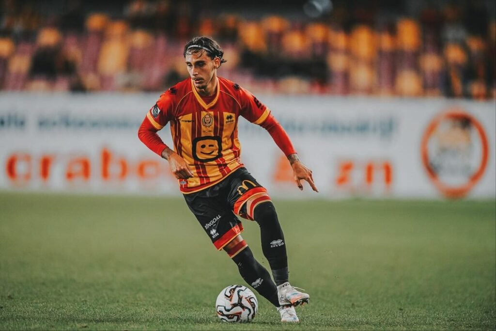José Marsà, jugador con el que el Mallorca podría cerrar el lateral izquierdo, en su etapa en el Mechelen