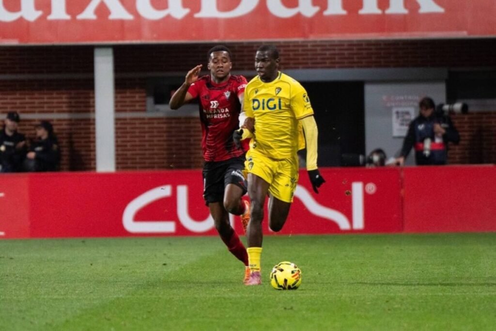 El Cádiz traspasa a su canterano 1 Moussa Diakité con el Cádiz