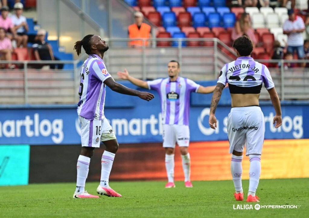 Álex Balbao, primer afectado por el virus FIFA, baja para el Real Valladolid.