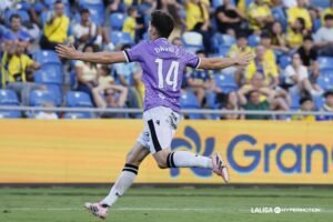 David, jugador del Burgos, celebrando su gol frente a Las Palmas