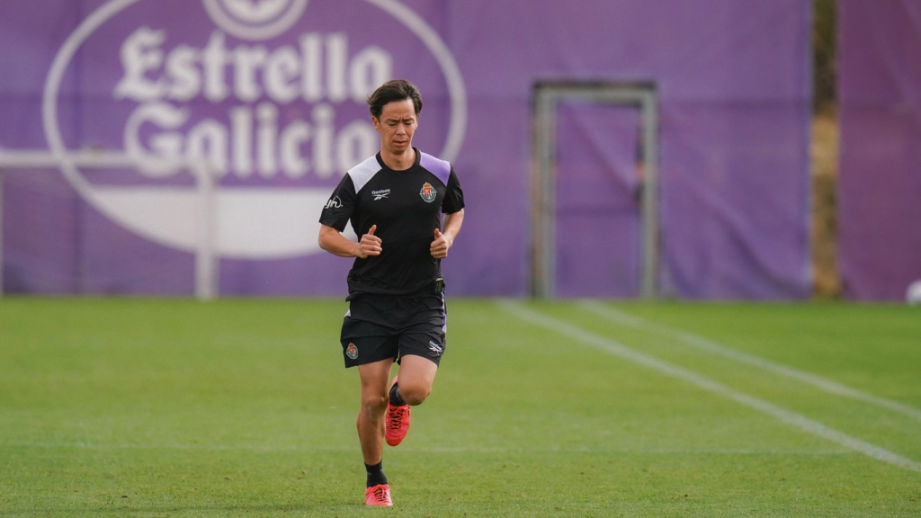 El Valladolid cierra su plantilla con un fichaje tardío 2 Ito ejercitandose como nuevo jugador del Valladolid